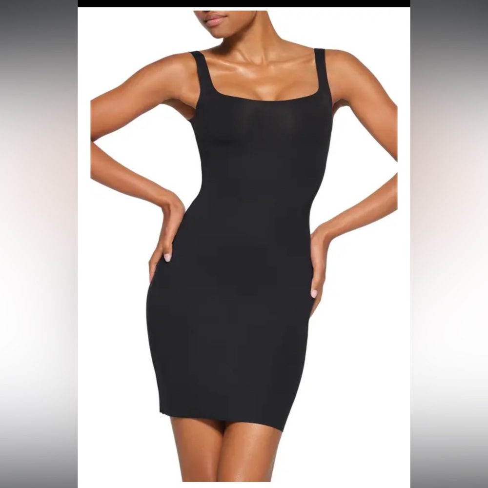 165. Skims Body tank dress in onyx black NWT sold out! 🔥